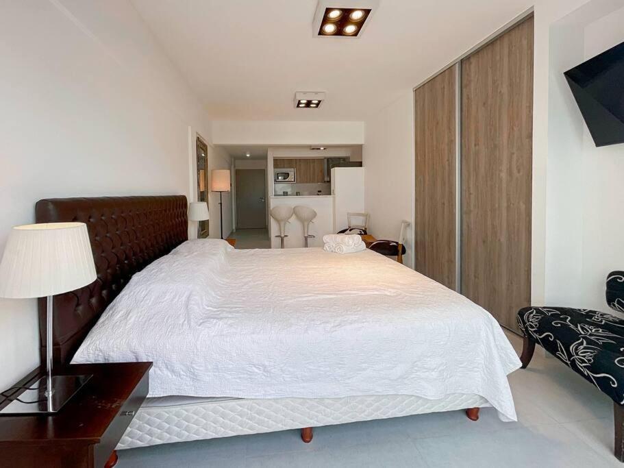 Estudio Moderno Con Balcon- 9e *